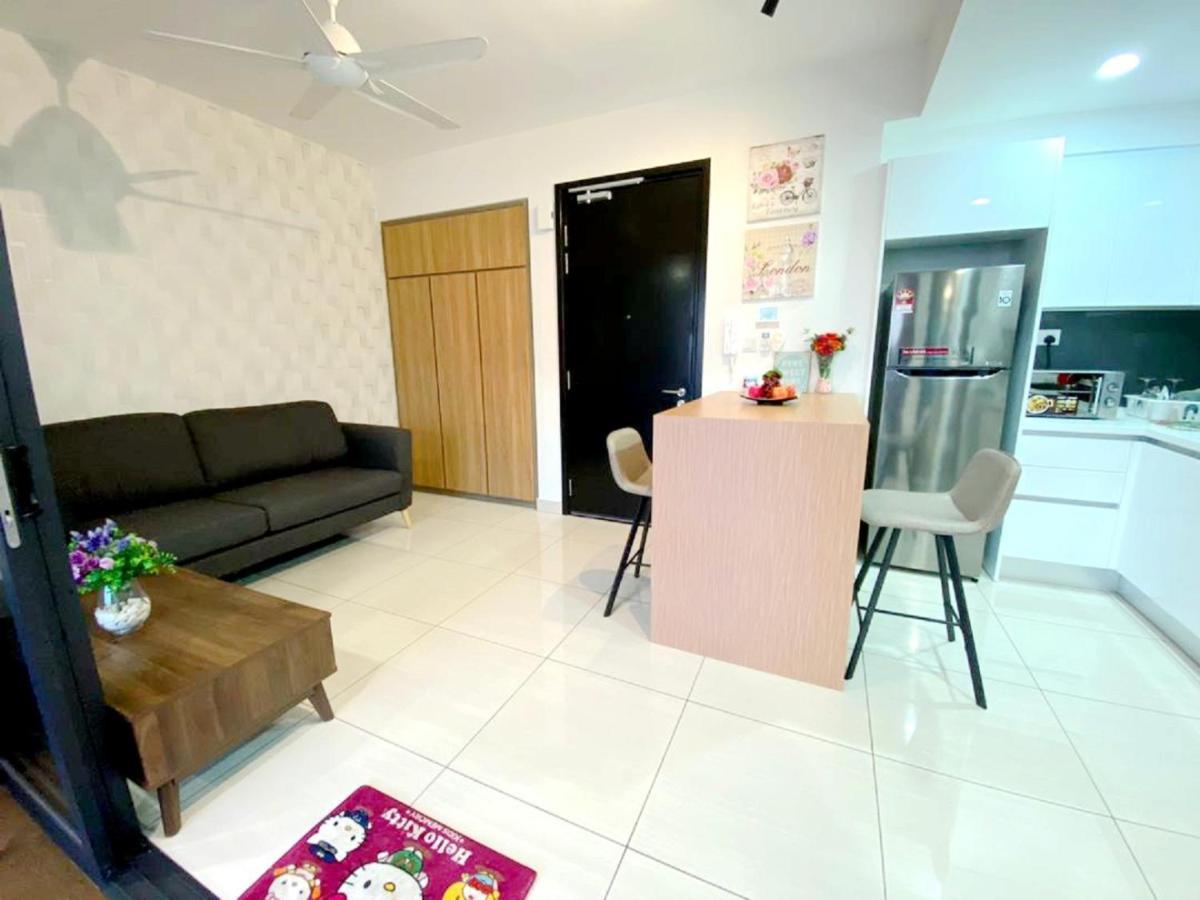 Almas Suites Puteri Harbour Nusajaya  Bagian luar foto