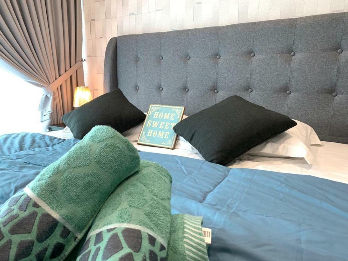 Almas Suites Puteri Harbour Nusajaya  Bagian luar foto