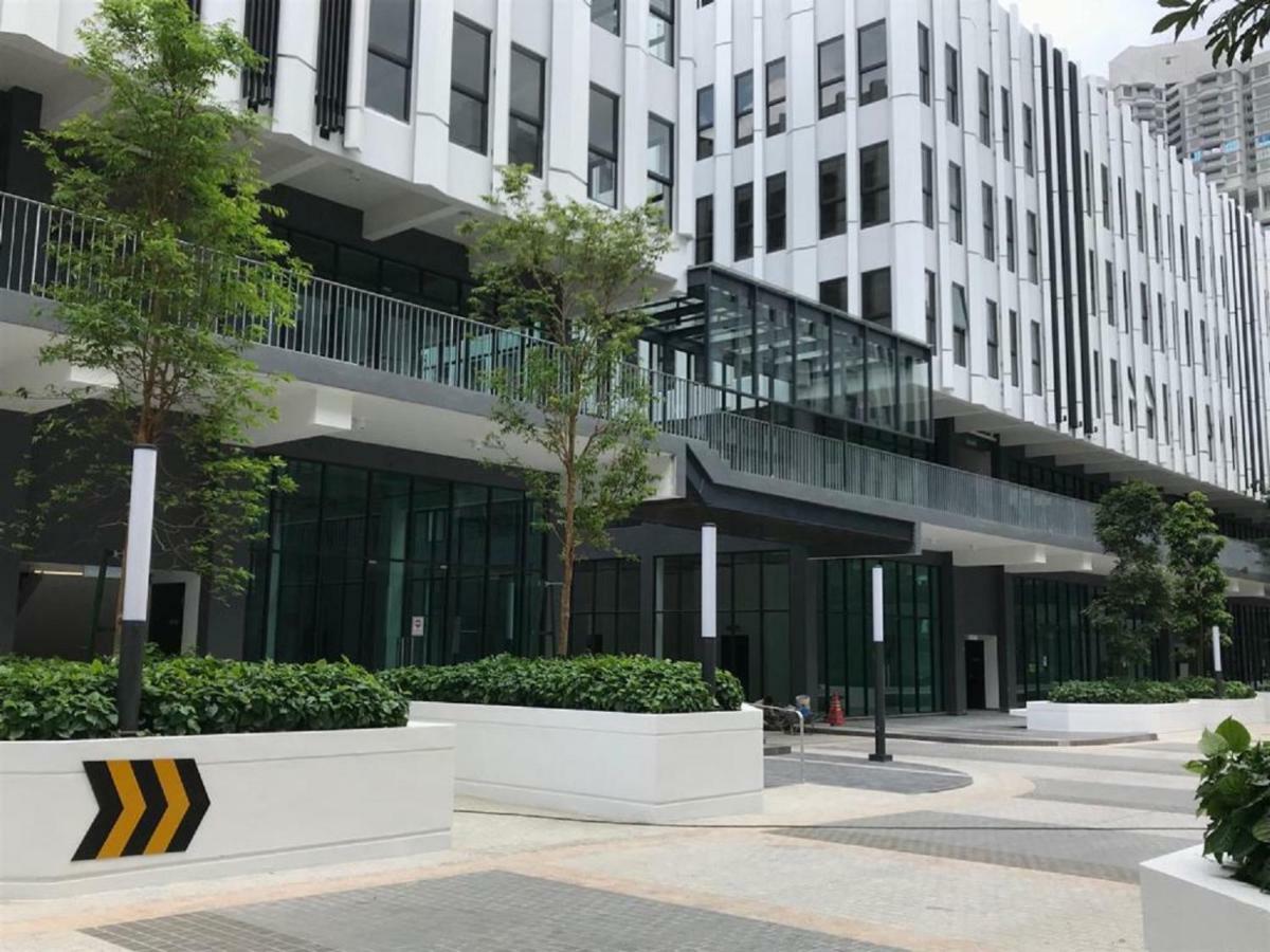 Almas Suites Puteri Harbour Nusajaya  Bagian luar foto