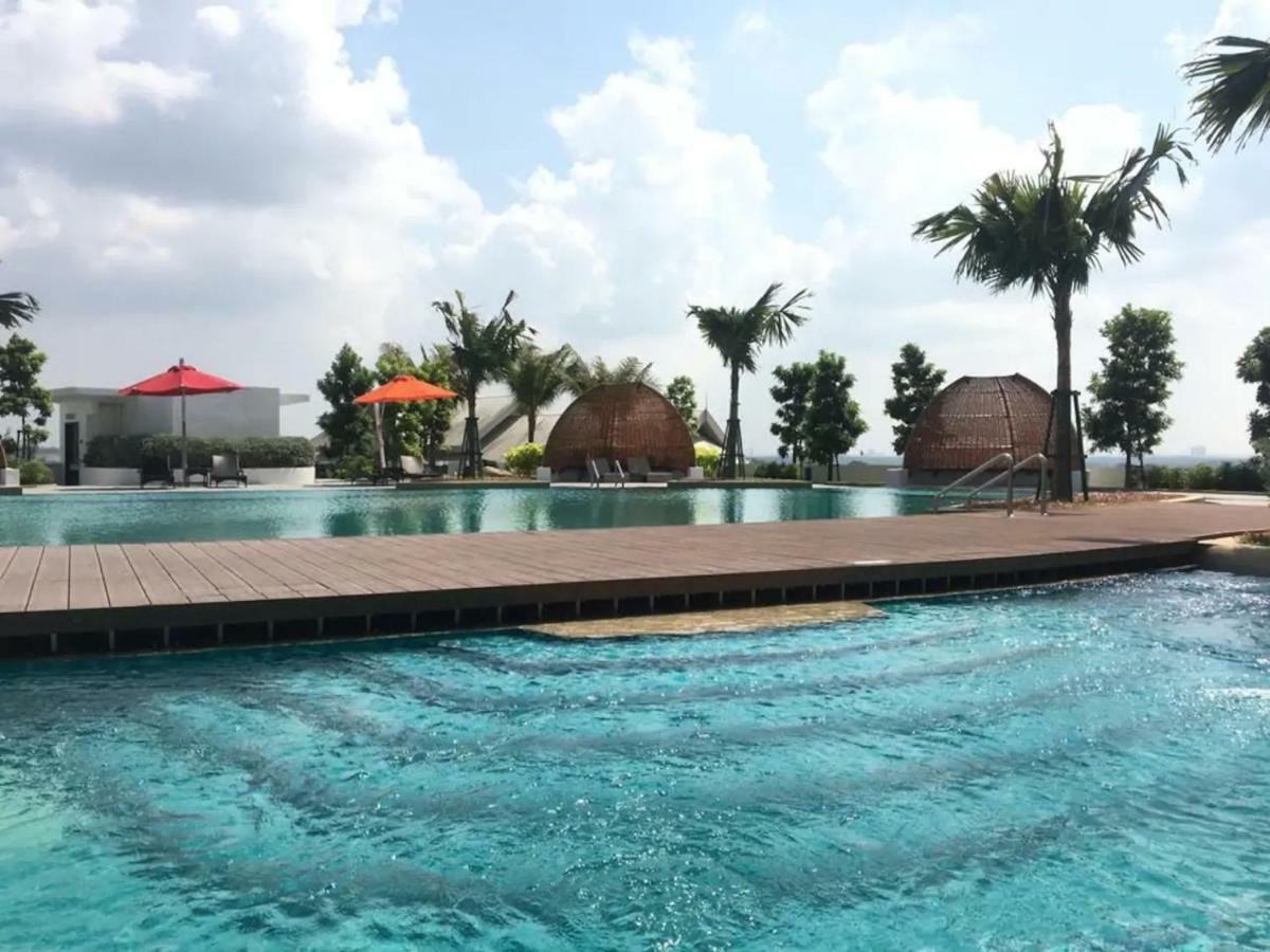 Almas Suites Puteri Harbour Nusajaya  Bagian luar foto